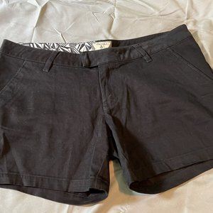 VOLCOM Black Chino Short Shorts Womens Size 9 29" Waist 4" Inseam EUC Juniors